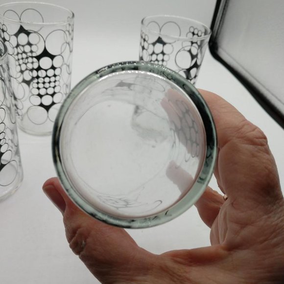 Mid Century Modern Clear w/Outlined Black Circles Libbey Juice Glass - Picture 3 of 8
